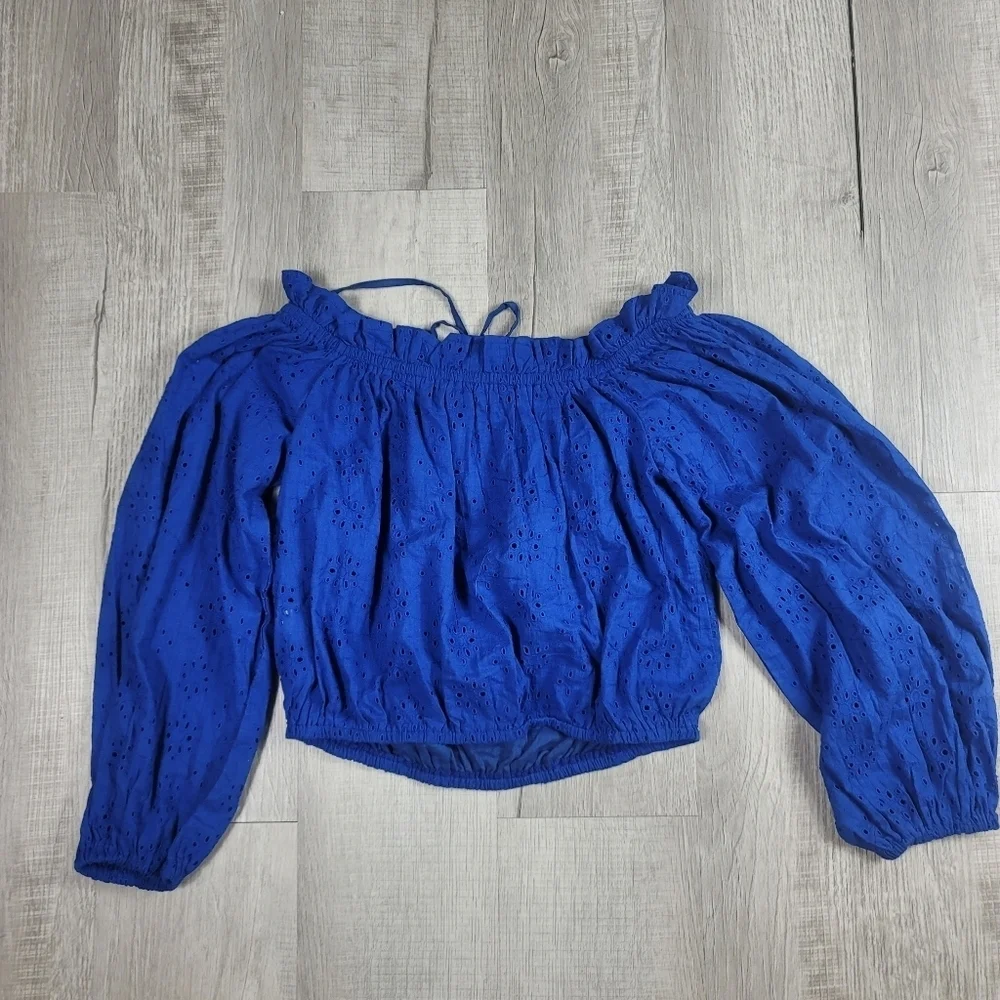 Boohoo Plus Eyelet Off Shoulder Top Cobalt - Picture 5 of 9